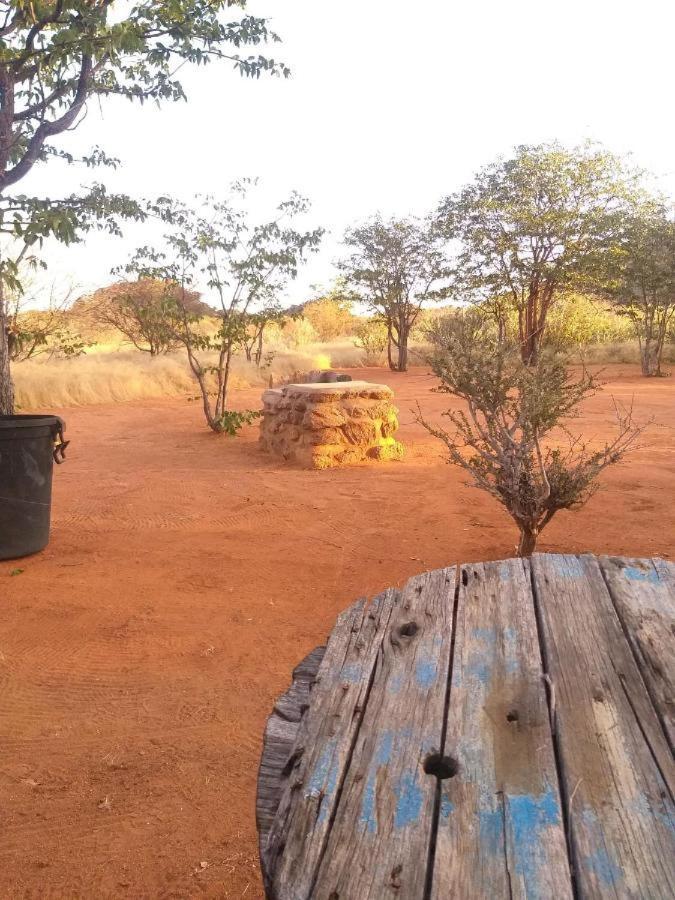 Отель Porcupine Camp Kamanjab Экстерьер фото