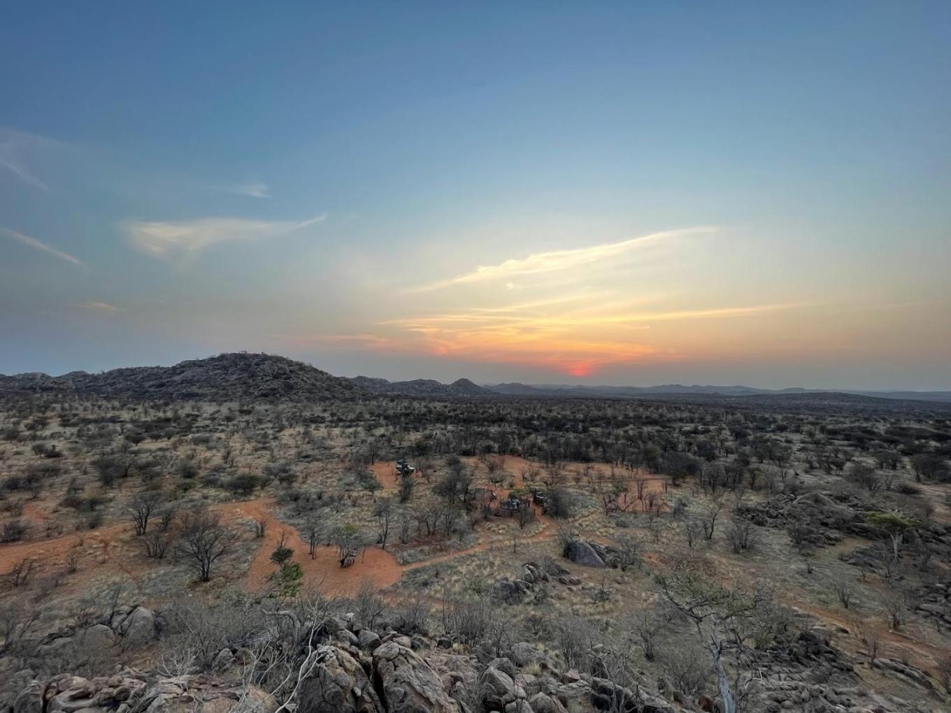 Отель Porcupine Camp Kamanjab Экстерьер фото